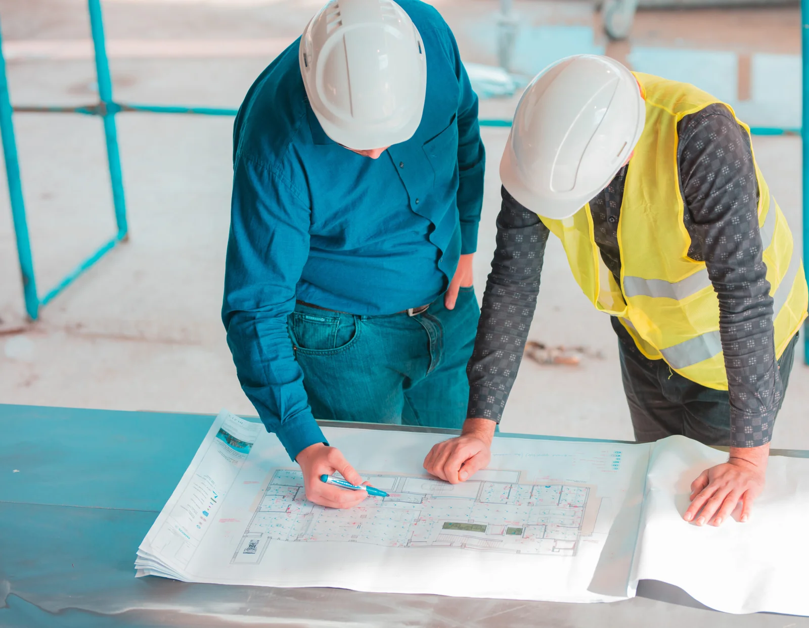 two-colleagues-working-project-scaled